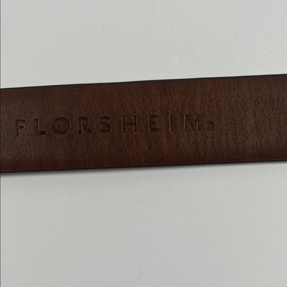 Florsheim Men's Brown Leather Belt with Silver Buckle. Sz 56 - Picture 5 of 10